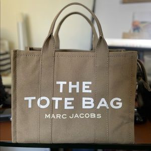 Marc Jacobs Traveler Tote bag Small size